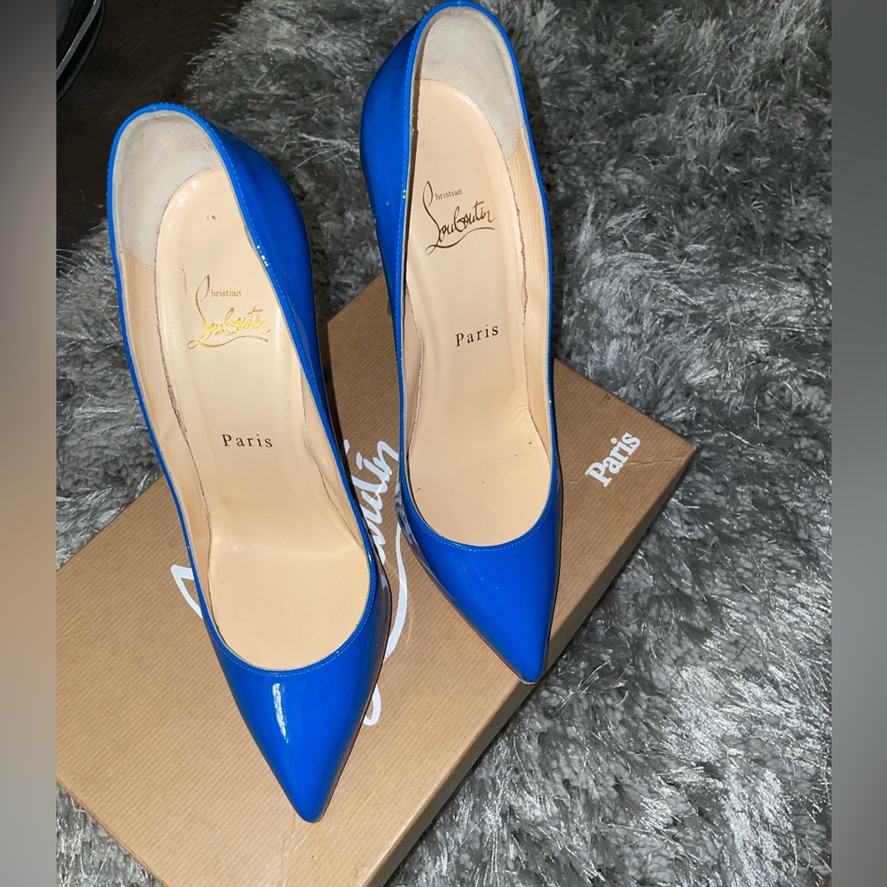 Women patent pump